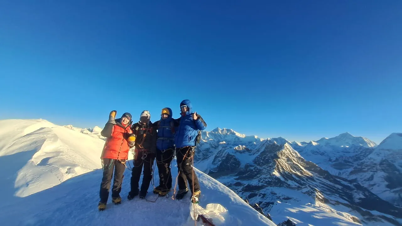Winter Mera Peak Climbing – Complete 15-Day Guide