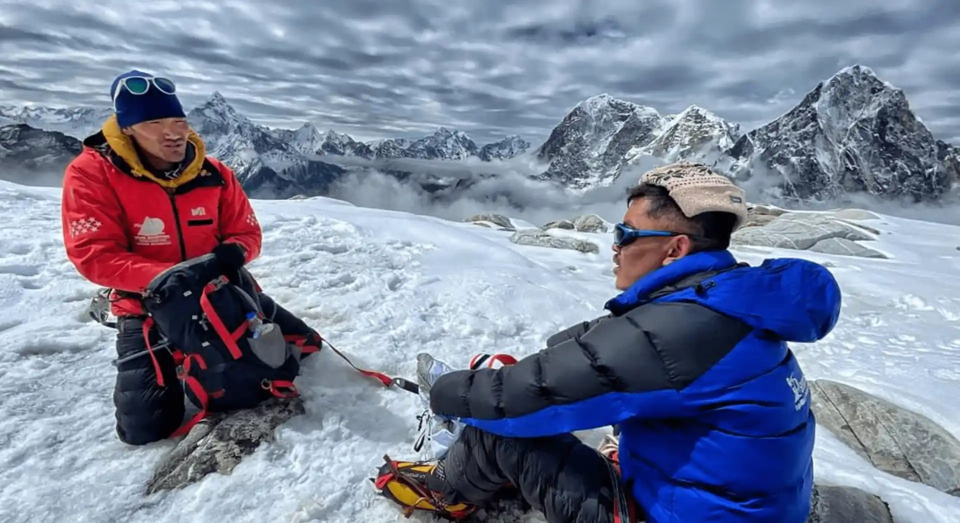 EVEREST THREE HIGH PASS TREK 17 DAYS