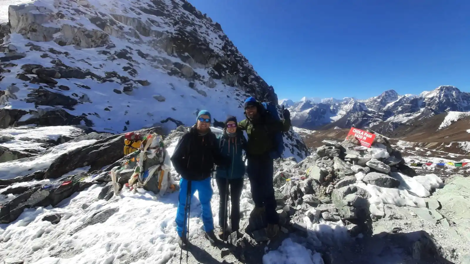 EVEREST THREE HIGH PASS TREK 22 DAYS