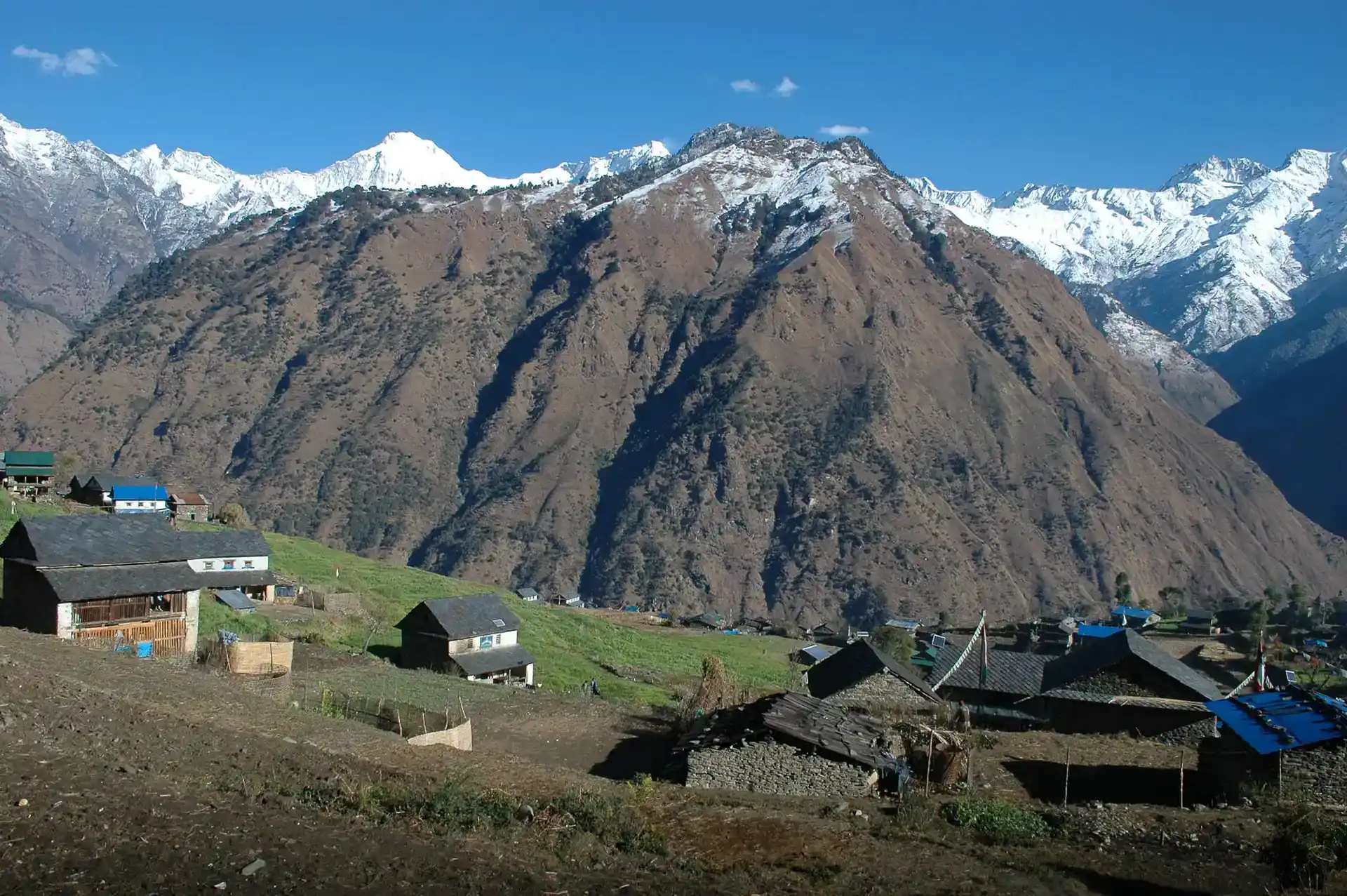 MANASLU TSUM VALLEY TREK 21 DAYS