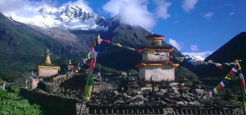 MANASLU TSUM VALLEY TREK 16 DAYS