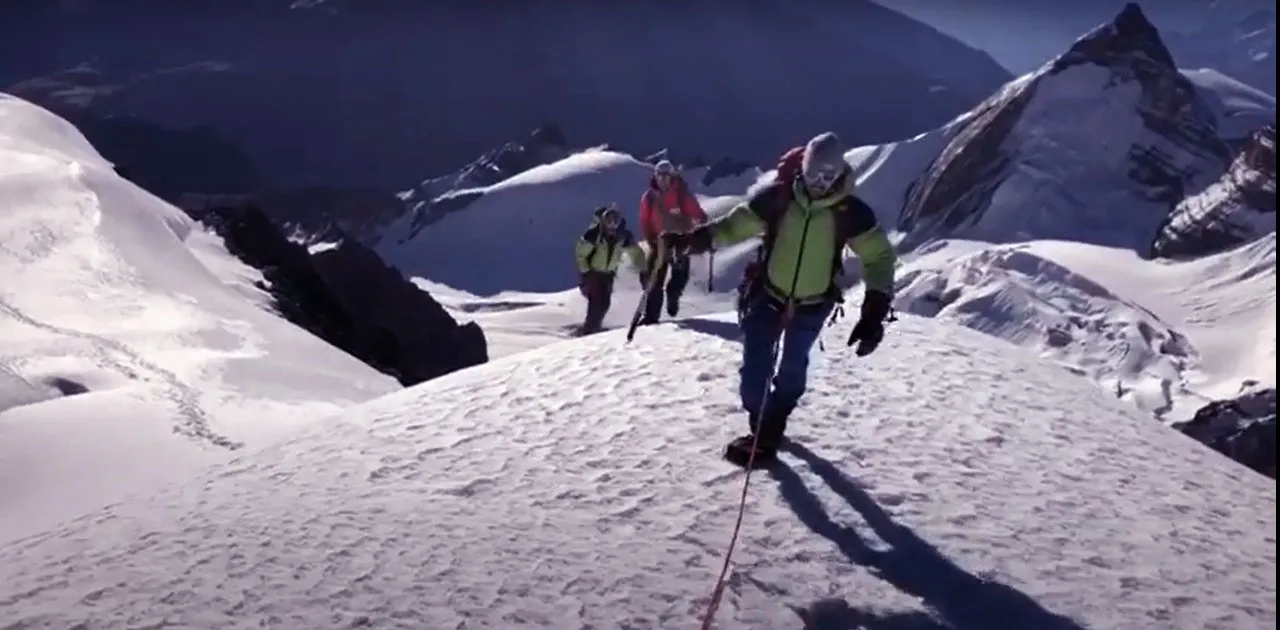 THORONG PEAK CLIMBING