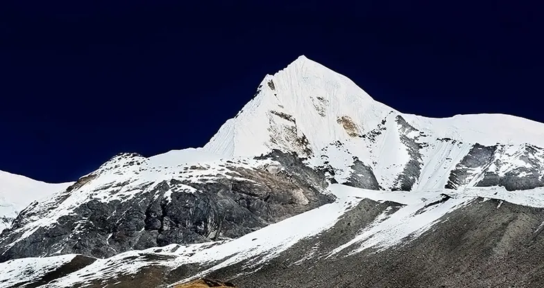 SINGU CHULI PEAK CLIMBING