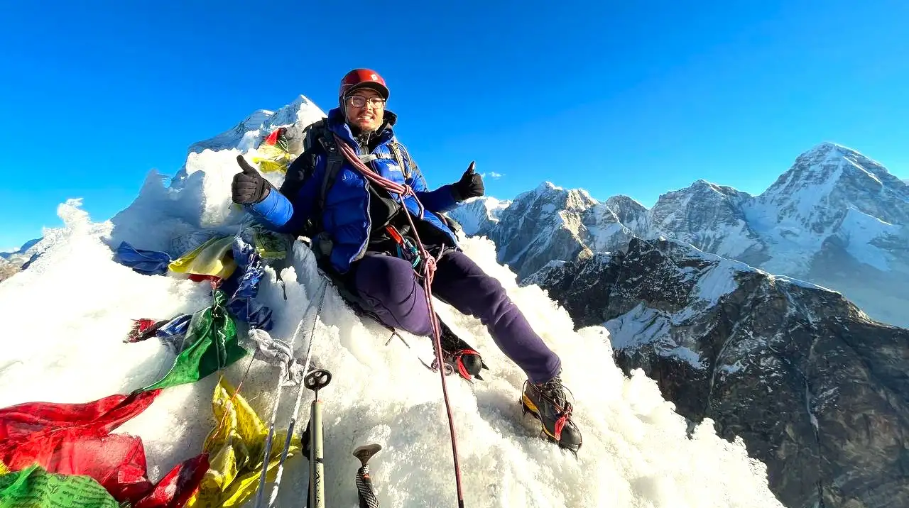 LOBUCHE PEAK EXPEDITION 15 DAYS
