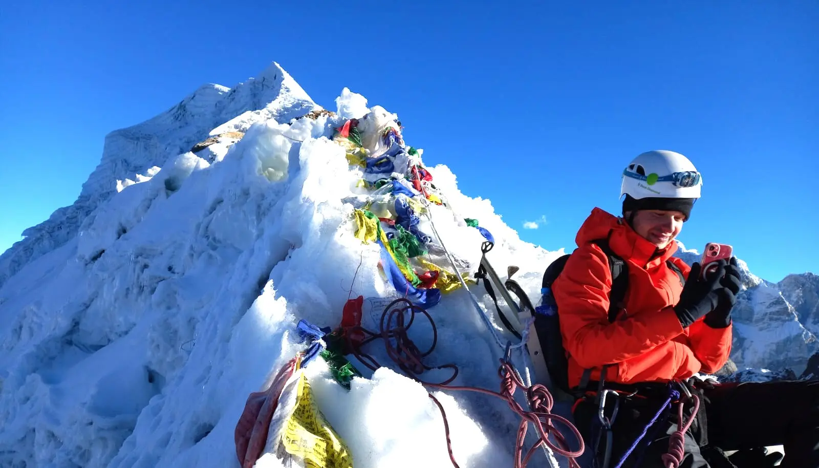 LOBUCHE PEAK EXPEDITION 14 DAYS