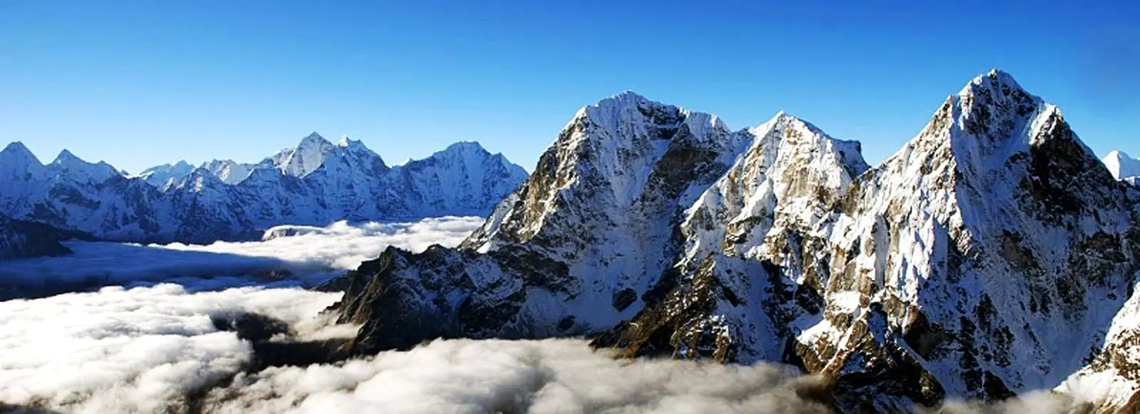 LOBUCHE PEAK CLIMBING VIA GOKYO LAKE